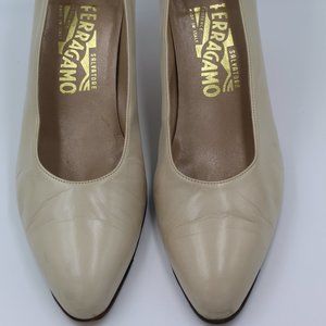 Salvatore Ferragamo Nude/ Neutral Buff ~2 inch Heels - Size 9.5 (40)